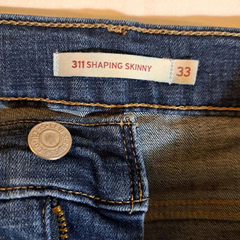 Levis levi 311